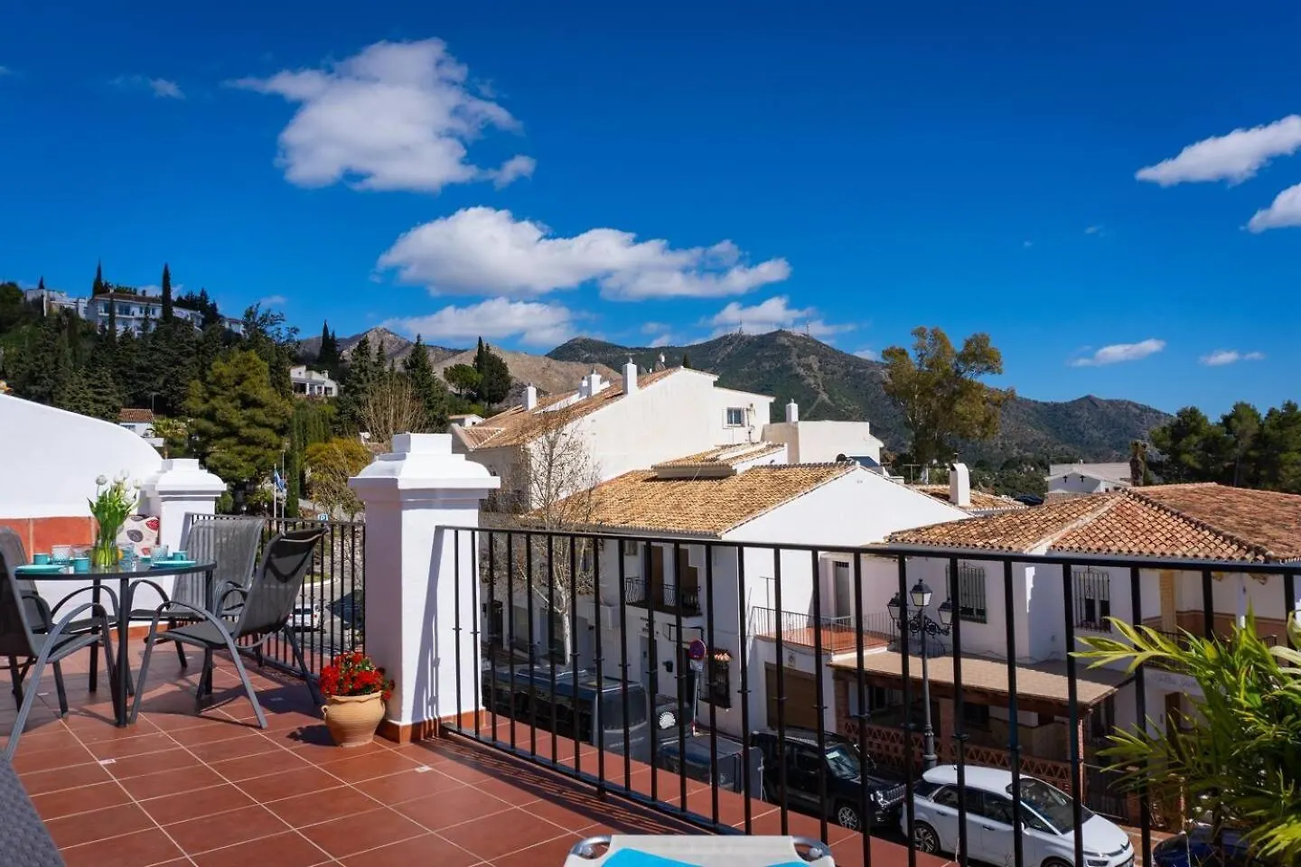 Idyllic Townhouse With Scenic Views Mijas Pueblo Villa